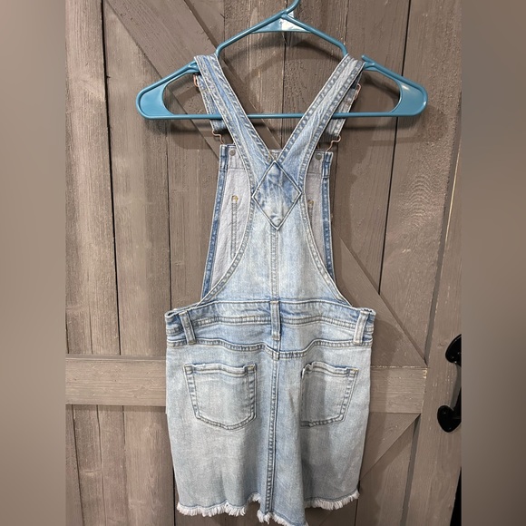 NWT Cat & Jack Girls Denim Light-wash Skirt Bibs Size 10/12 - Picture 2 of 3